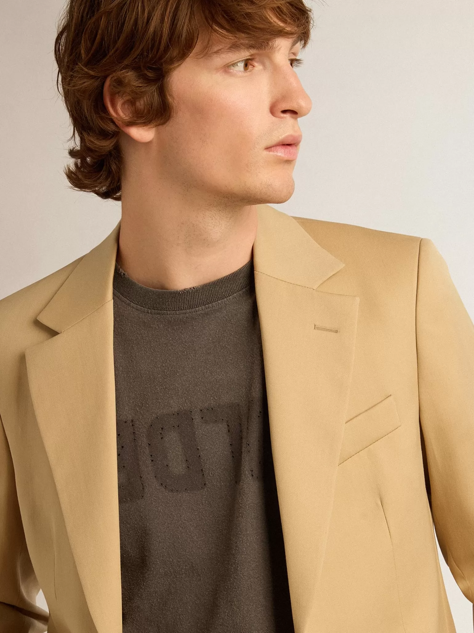 Fashion Blazer de abotoamento simples cor areia com botões de chifre Blazers