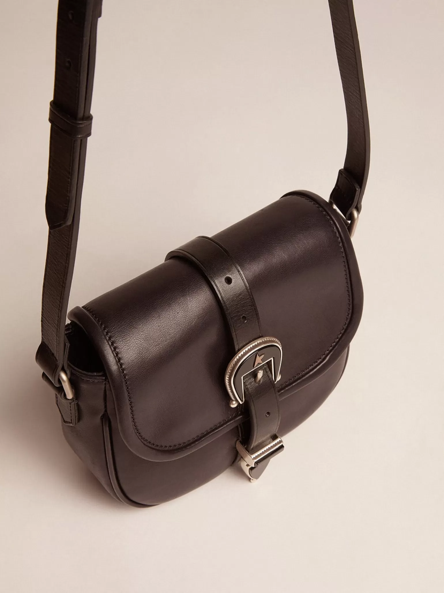 Shop Bolsa Rodeo feminina pequena de couro preto MULHER Bolsas tiracolo