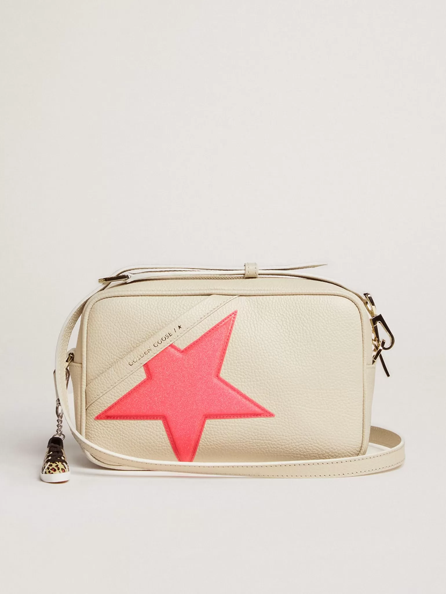 Best Sale Bolsa Star branco leite de couro martelado, estrela fúcsia com glitter iridescente MULHER Bolsas tiracolo