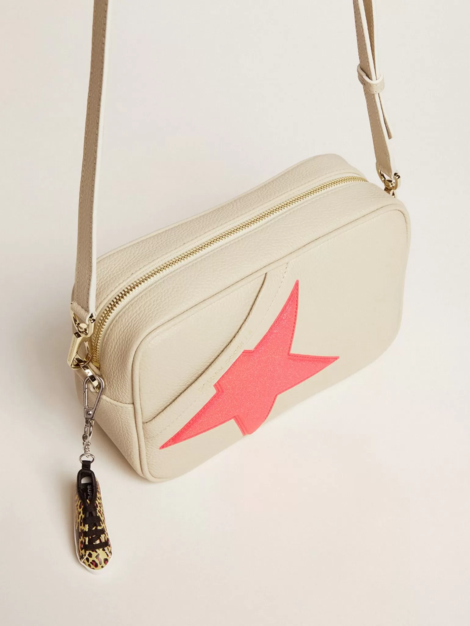 Best Sale Bolsa Star branco leite de couro martelado, estrela fúcsia com glitter iridescente MULHER Bolsas tiracolo