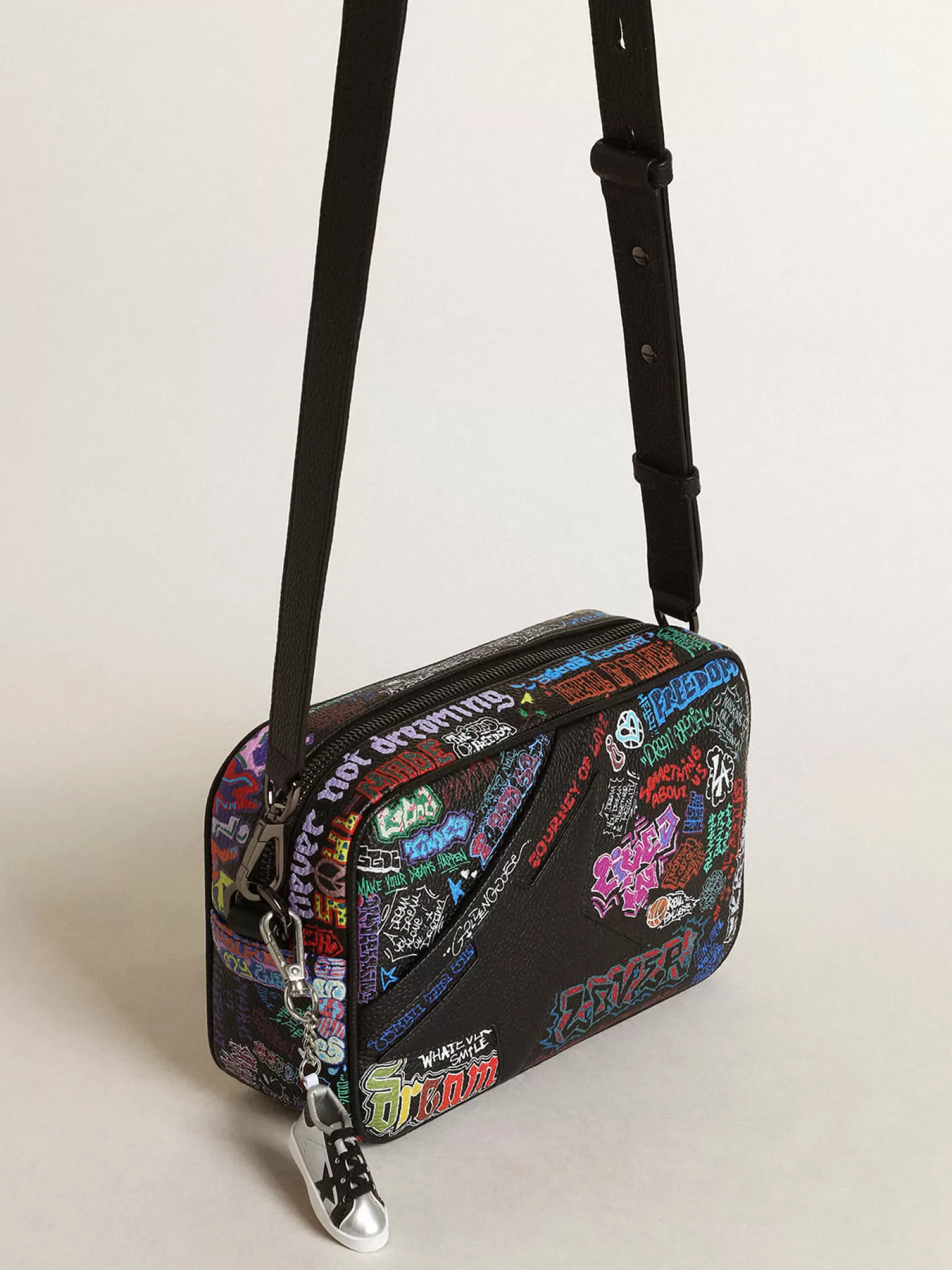 Fashion Bolsa Star feminina de couro martelado preto com estampa multicolorida MULHER Bolsas tiracolo