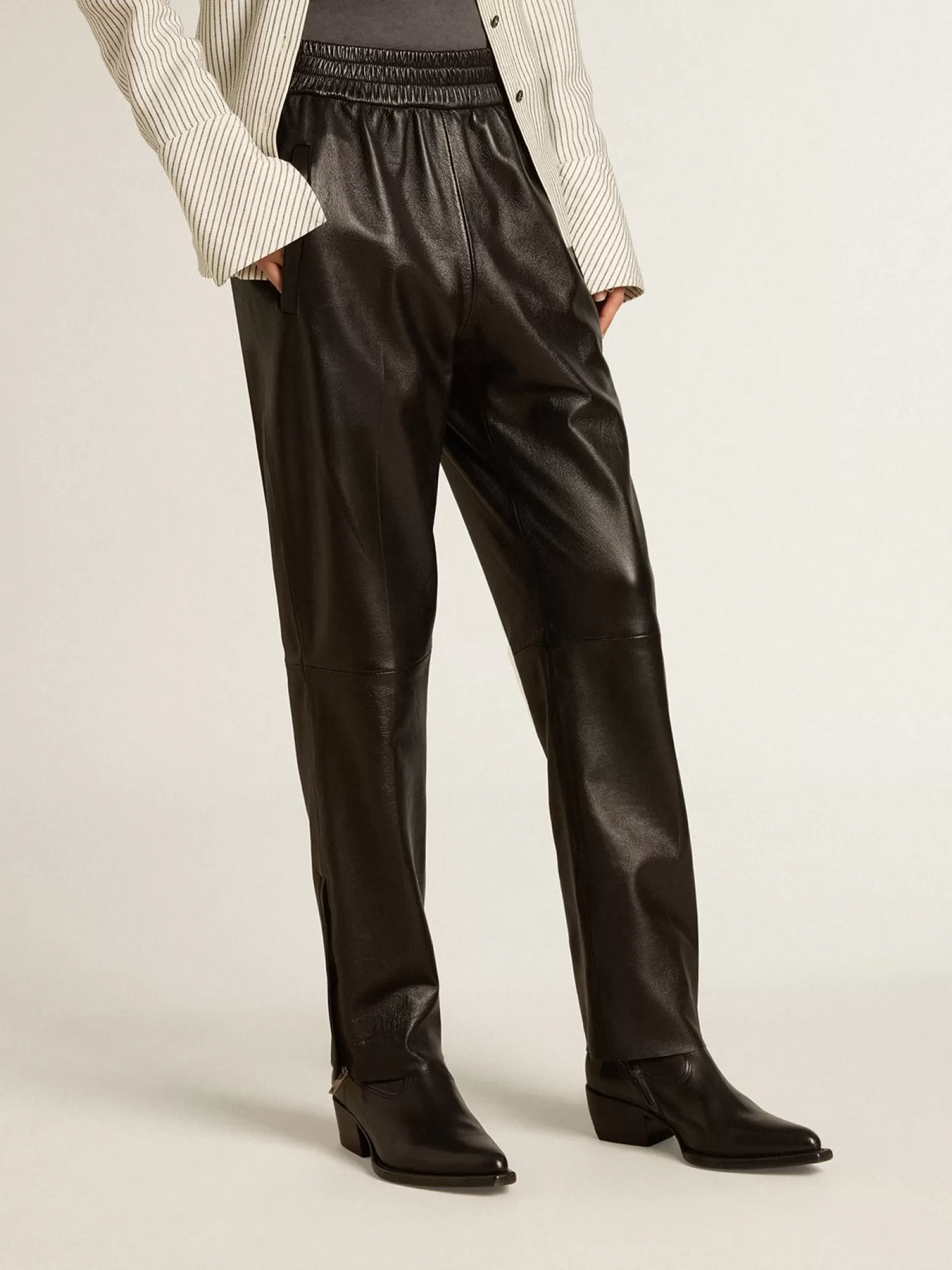 Fashion Calça de jogging preta de napa com zíper no fundo MULHER Jeans e calças