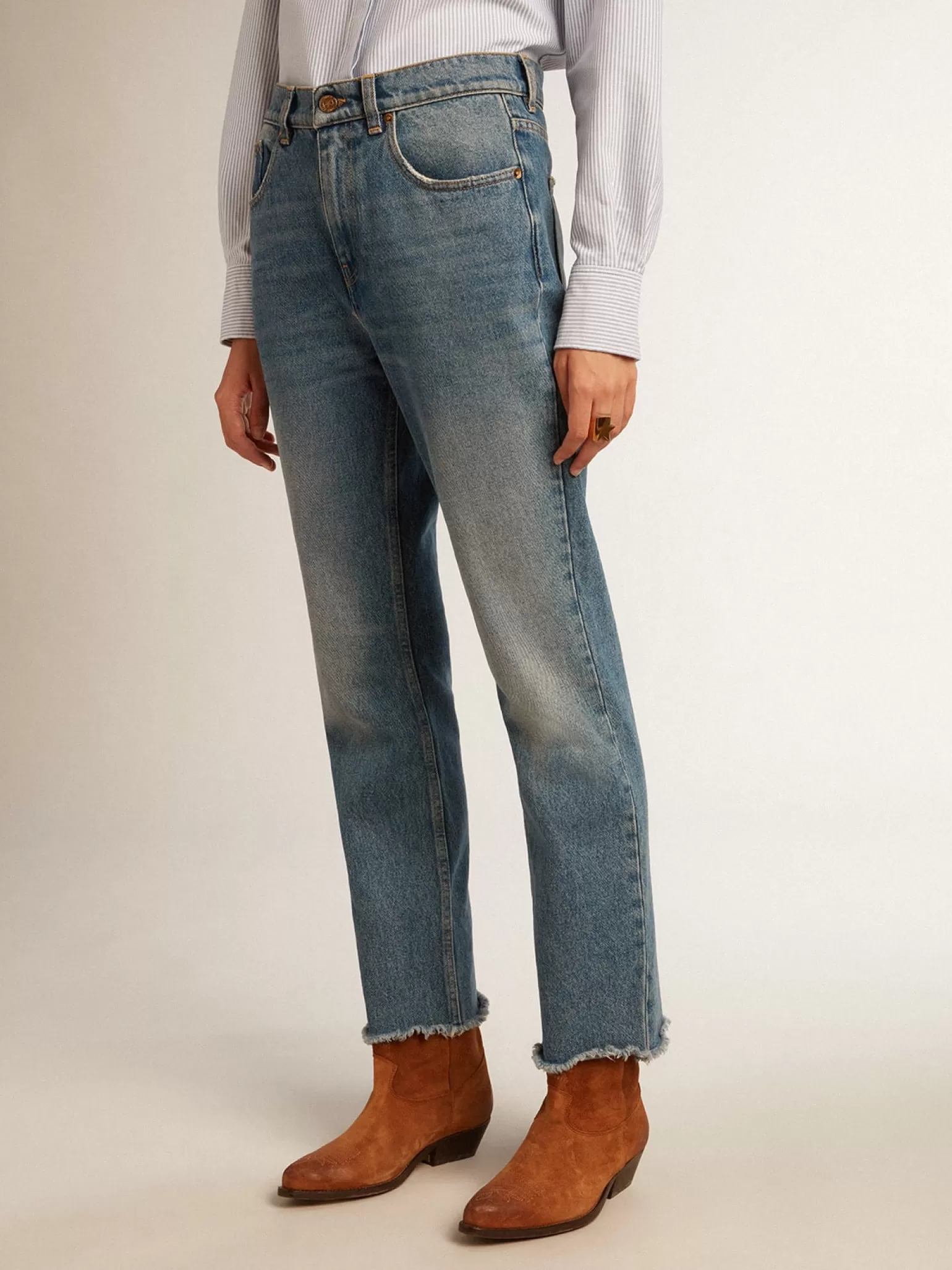 Shop Calça jeans cropped flare feminina com lavagem média MULHER Jeans e calças