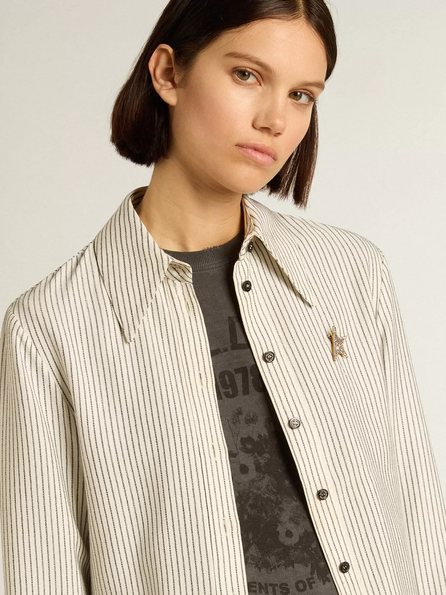 Hot Camisa branca feminina de viscose com estampa de listras finas pretas MULHER Camisas