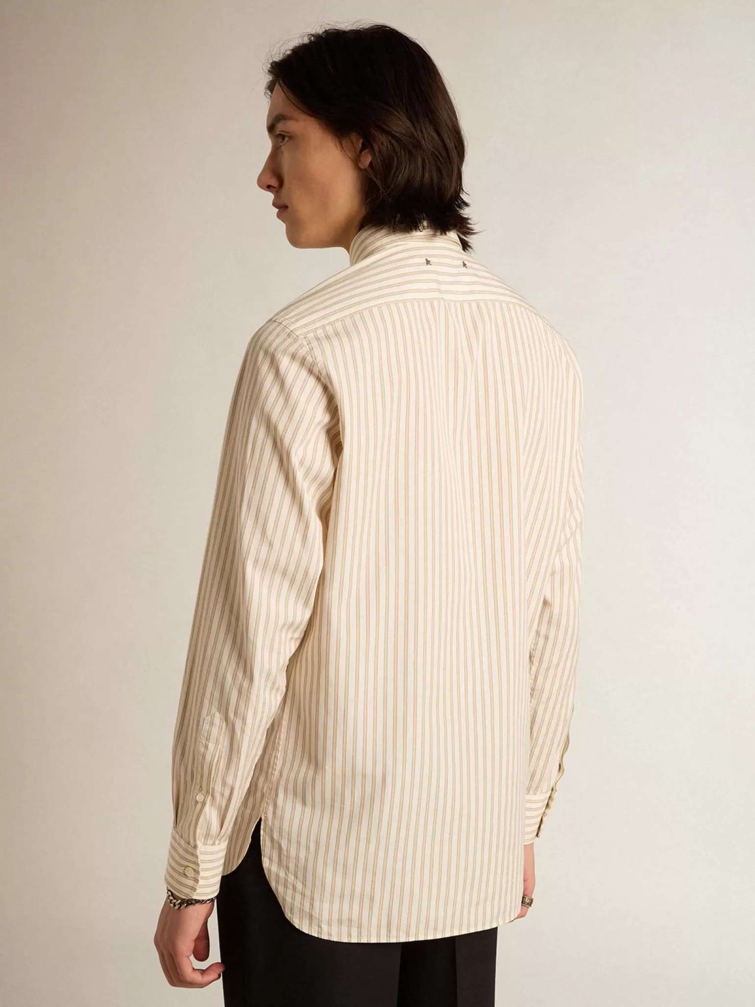 Clearance Camisa branca masculina de algodão com estampa de listras bege Camisas