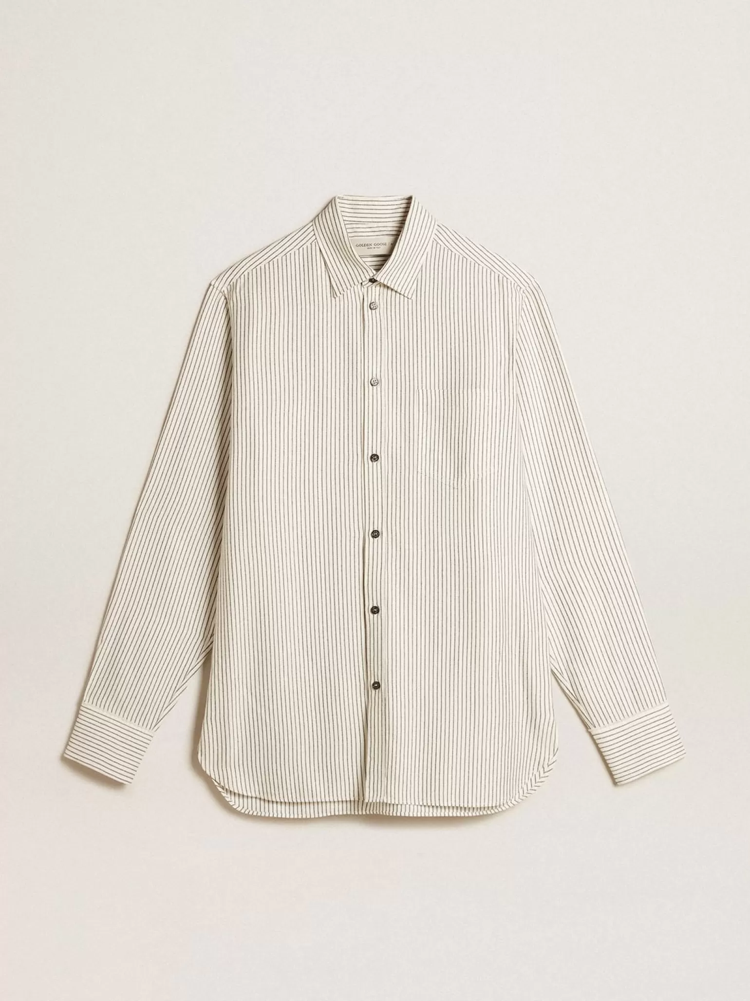 Clearance Camisa branca masculina de viscose com estampa de listras finas pretas Camisas