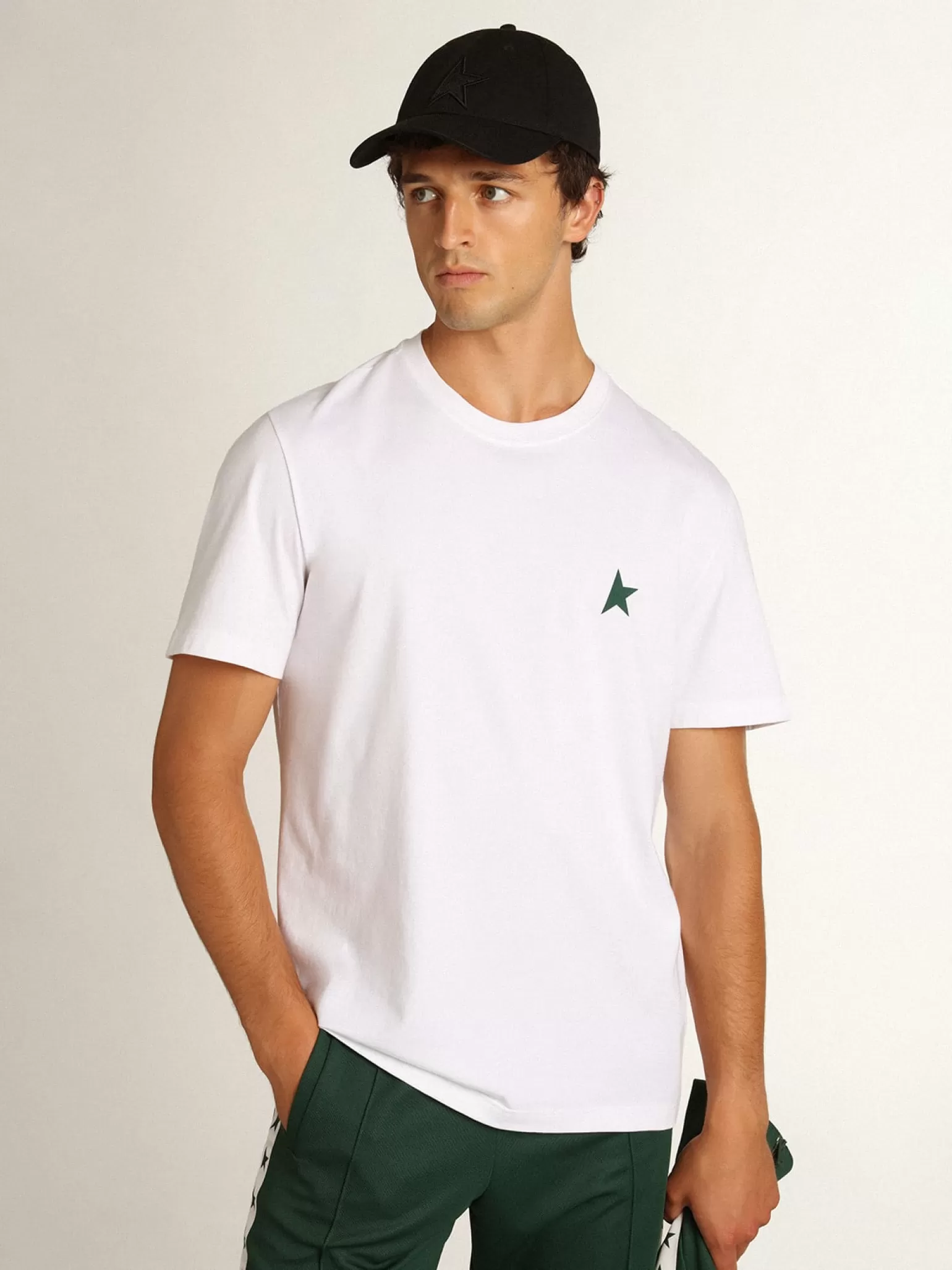 Cheap Camiseta branca Coleção Star com estrela verde em contraste na frente Camisetas