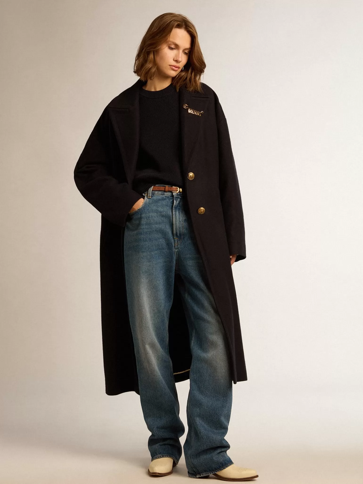 Store Casaco feminino de abotoamento simples tipo cocoon de lã azul-escuro com botões dourados MULHER Casacos e blusões
