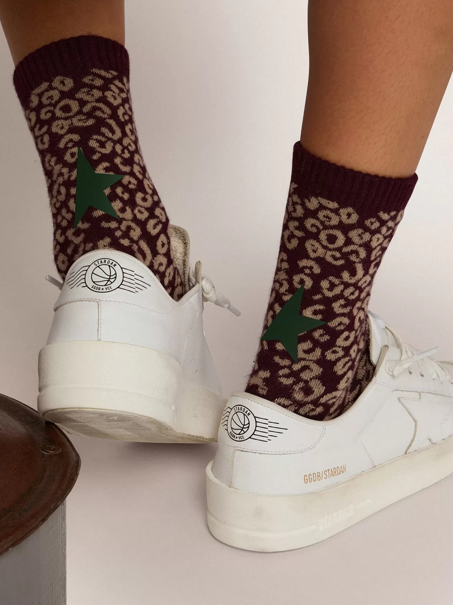 Best Meias com estampa animal print com fundo amora e detalhes verde militar MULHER Meias | Meias