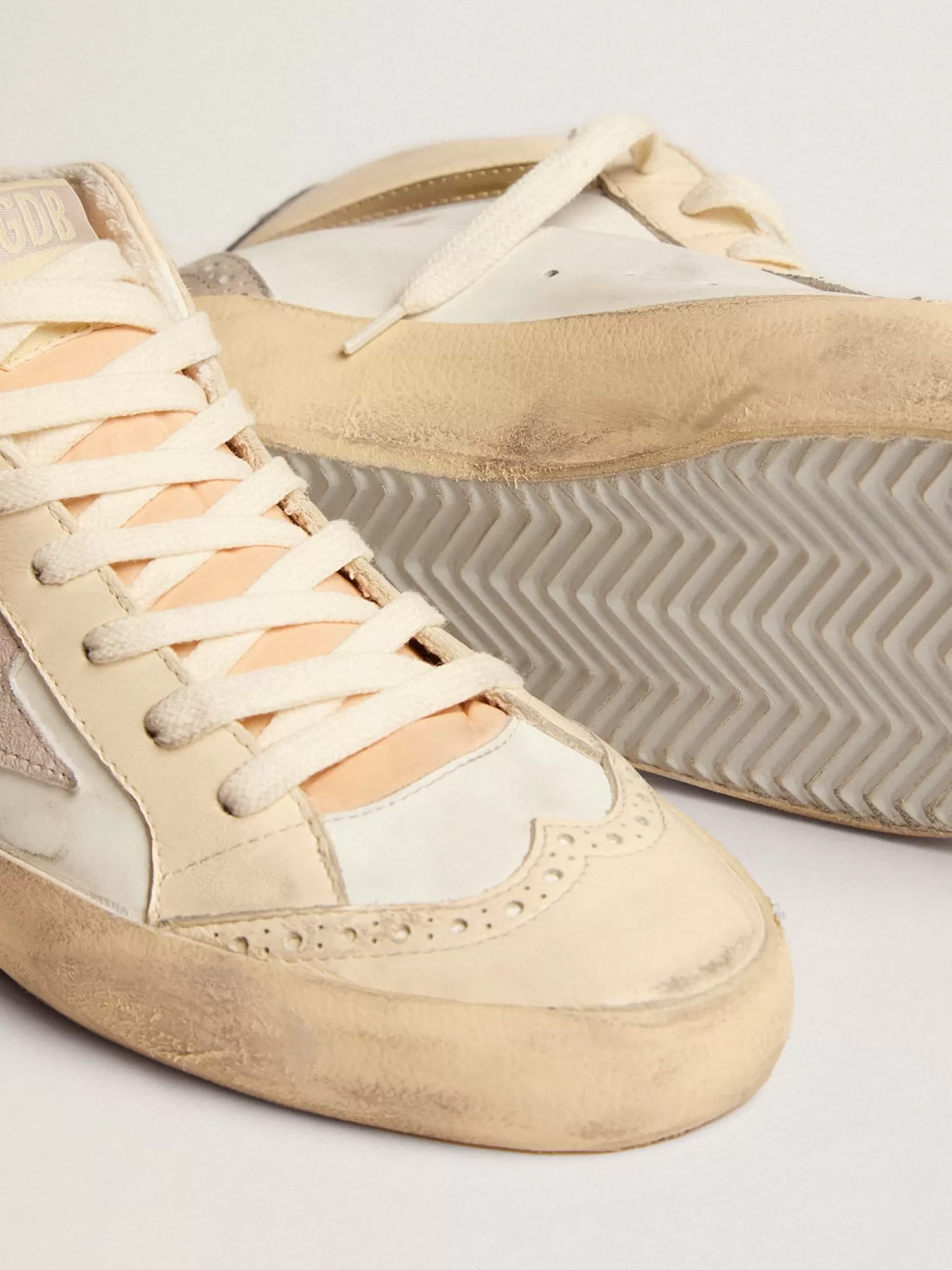 Sale Mid Star feminino com estrela de suede cinza-claro e lista dourada MULHER Mid Star