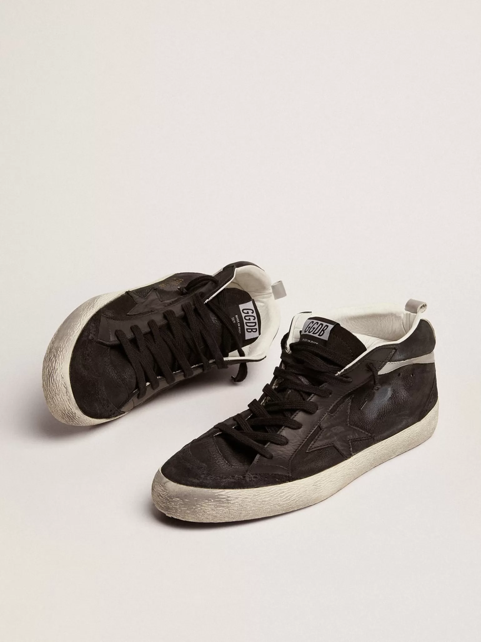Best Sale Mid Star masculino de nubuk com estrela de couro preto e lista prateada Mid Star