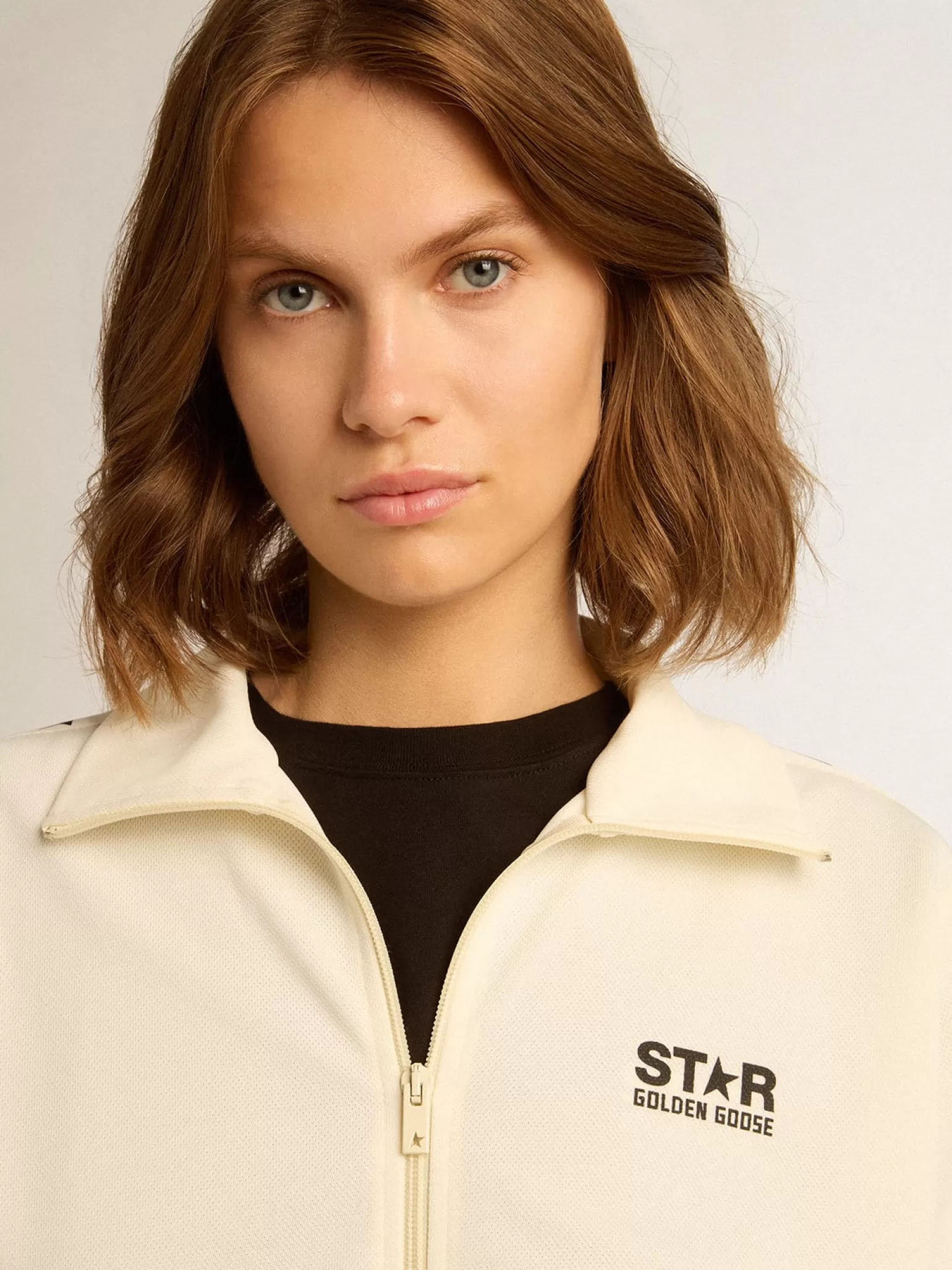 Flash Sale Moletom com zíper feminino branco com faixa branca e estrelas pretas MULHER Moletons