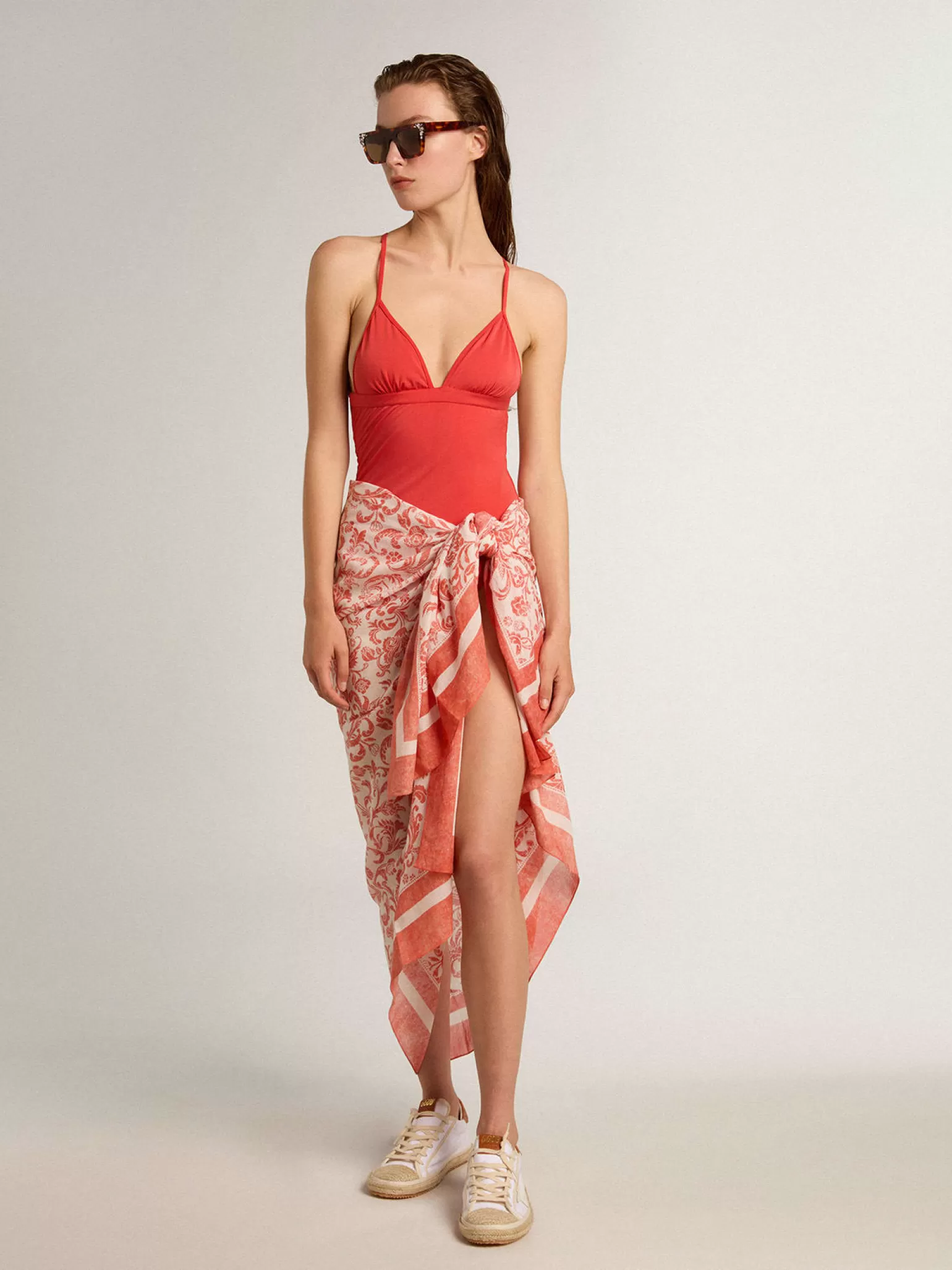 Fashion Pareô de voile de algodão com estampa branca e vermelho coral all-over MULHER Beachwear