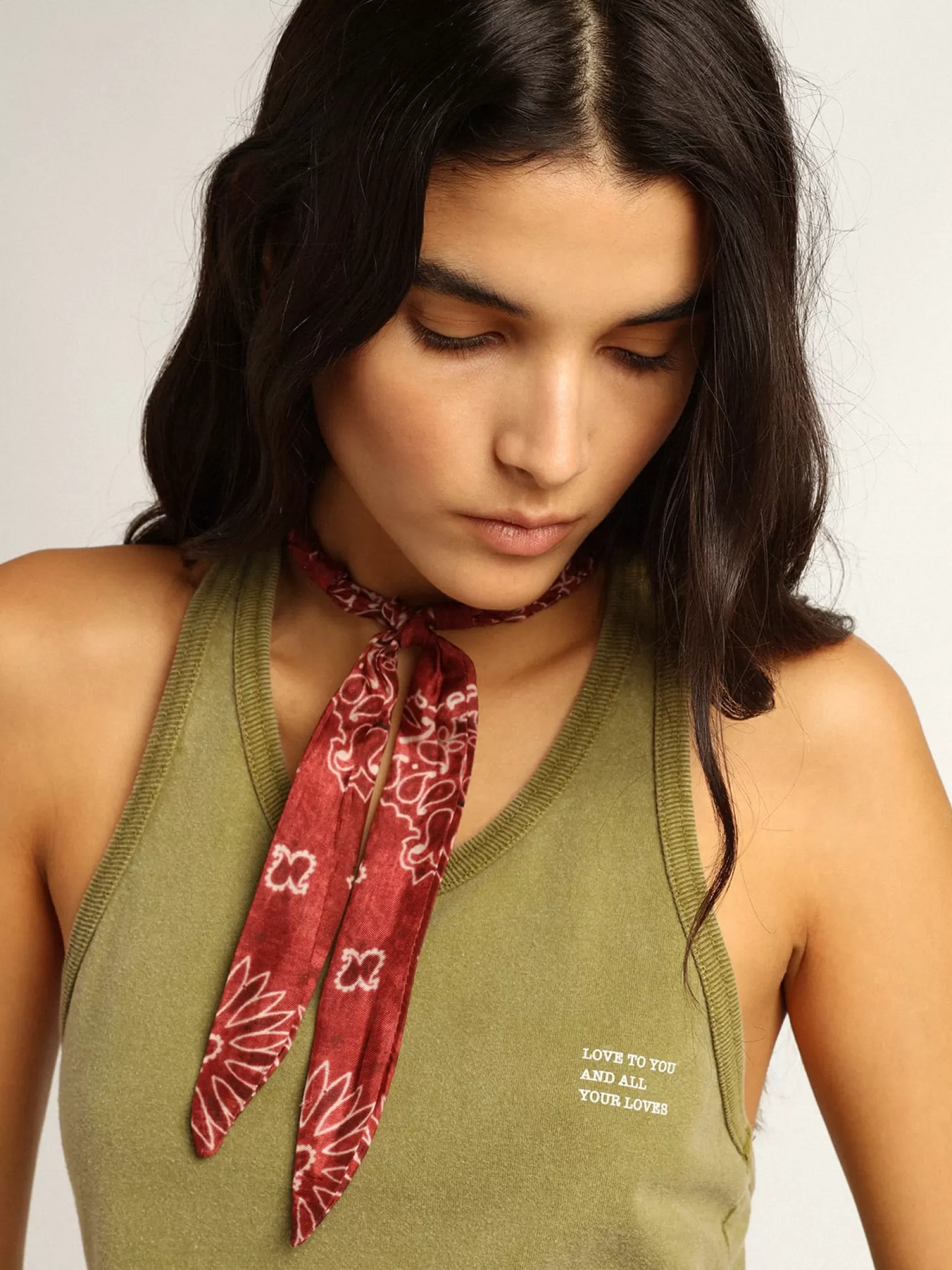 Cheap Regata cor de pesto com escrita branca na frente MULHER Camisetas