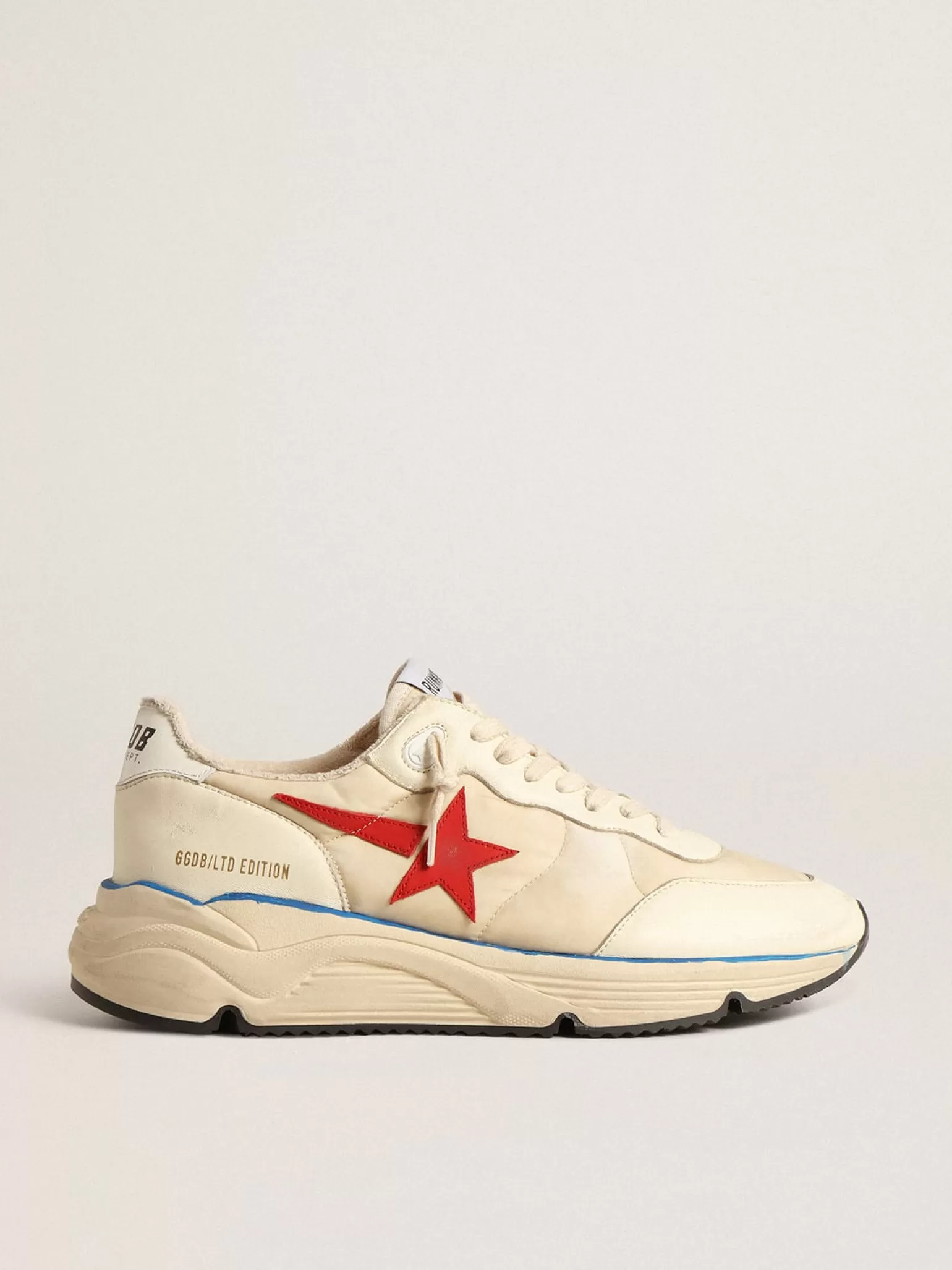 Shop Running Sole Masculino LTD de náilon bege com estrela de couro vermelho Running Sole