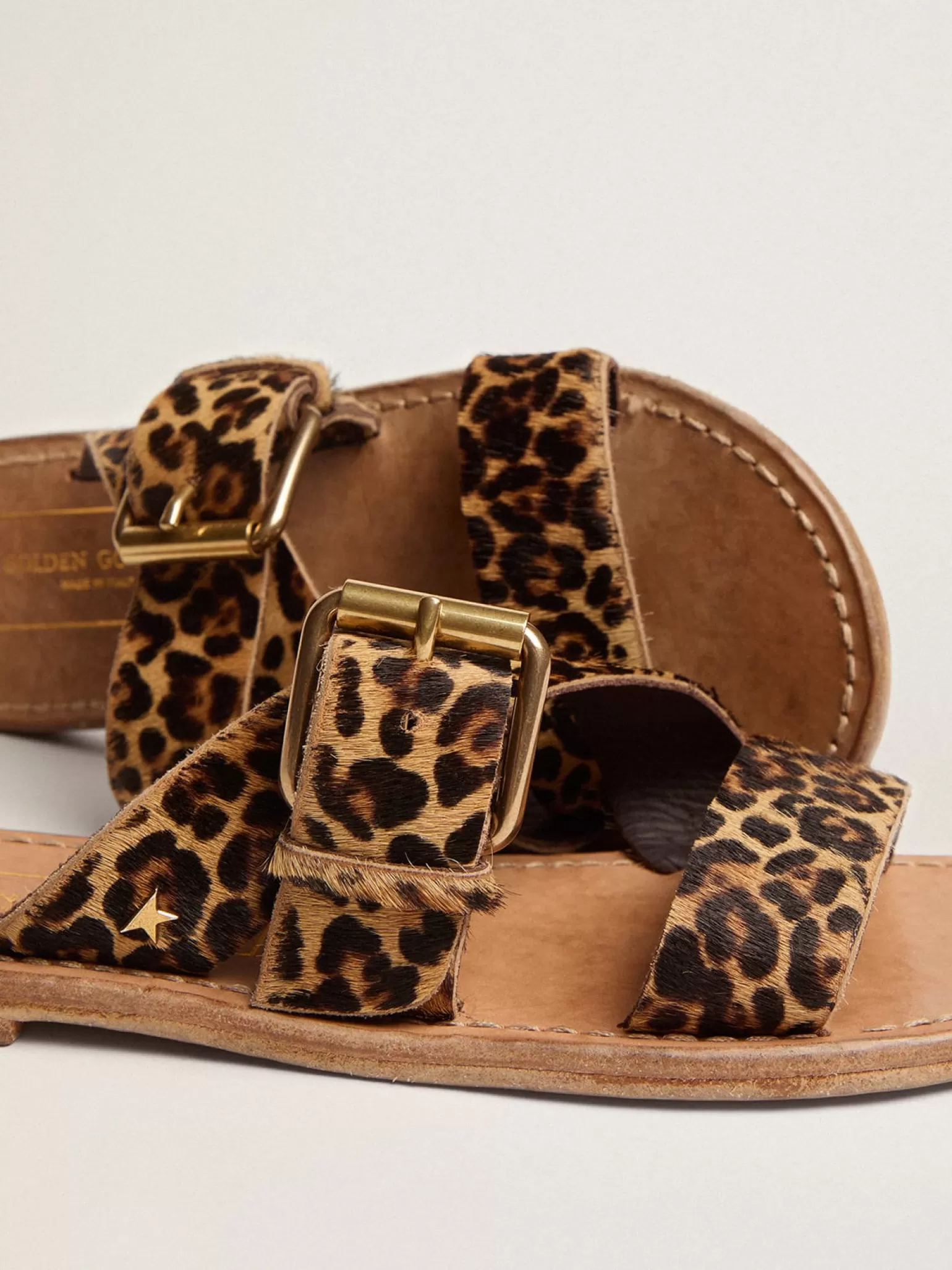 Hot Sandália rasteira Feminina de couro cavalinho com estampa de leopardo MULHER Sapatos | Beachwear