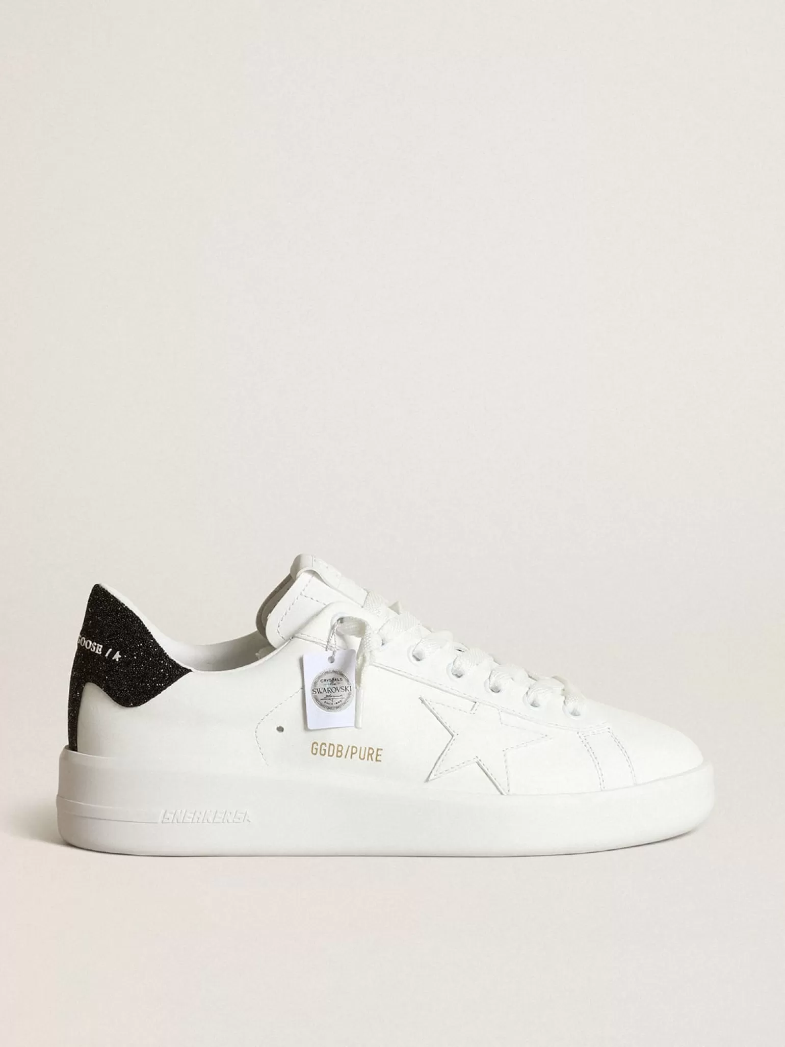 Shop Tênis Purestar de couro branco com estrela tom sobre tom e talão com cristais Swarovski pretos MULHER Purestar