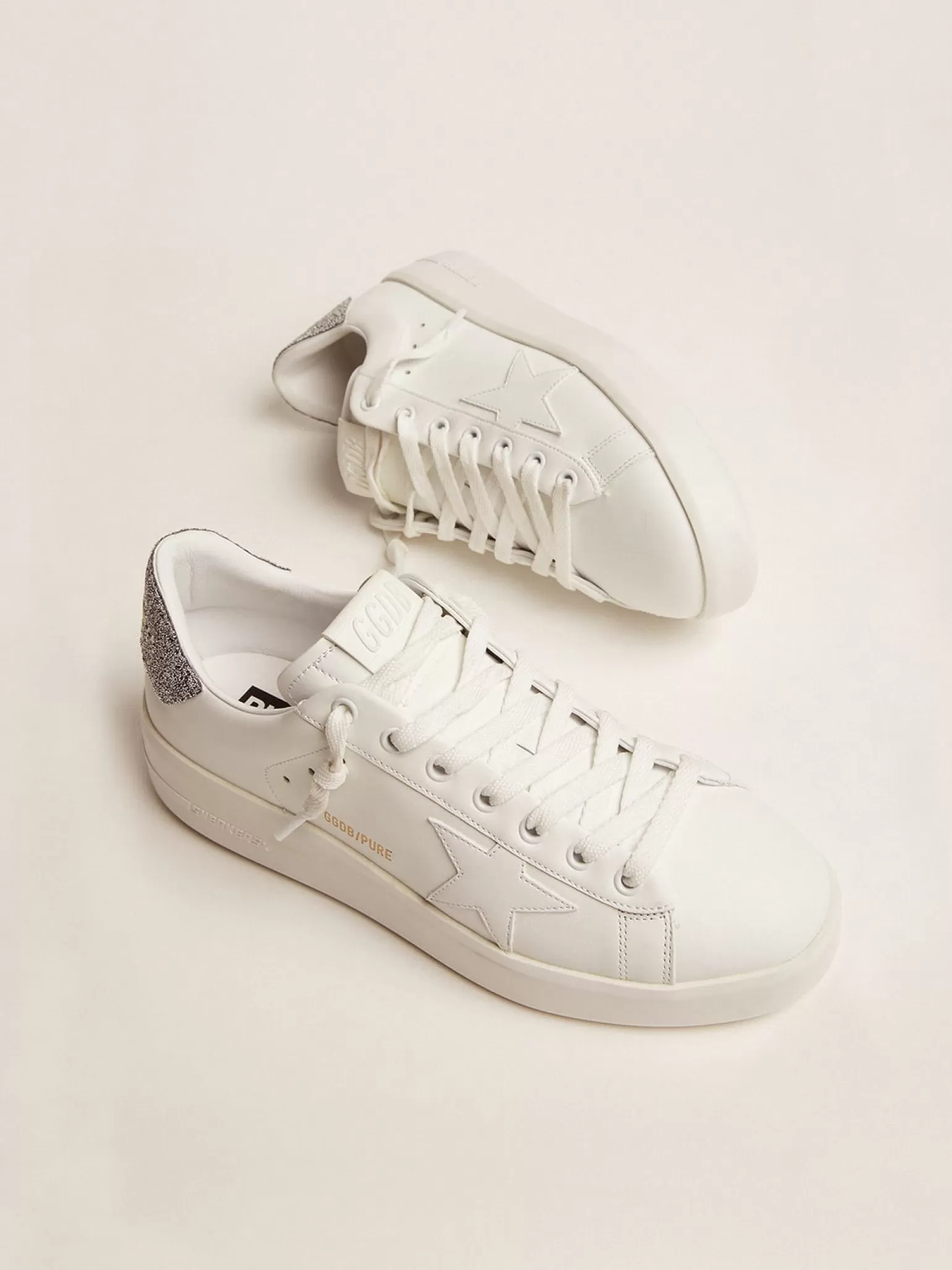 Outlet Tênis Purestar de couro branco com talão de cristais prateados MULHER Purestar