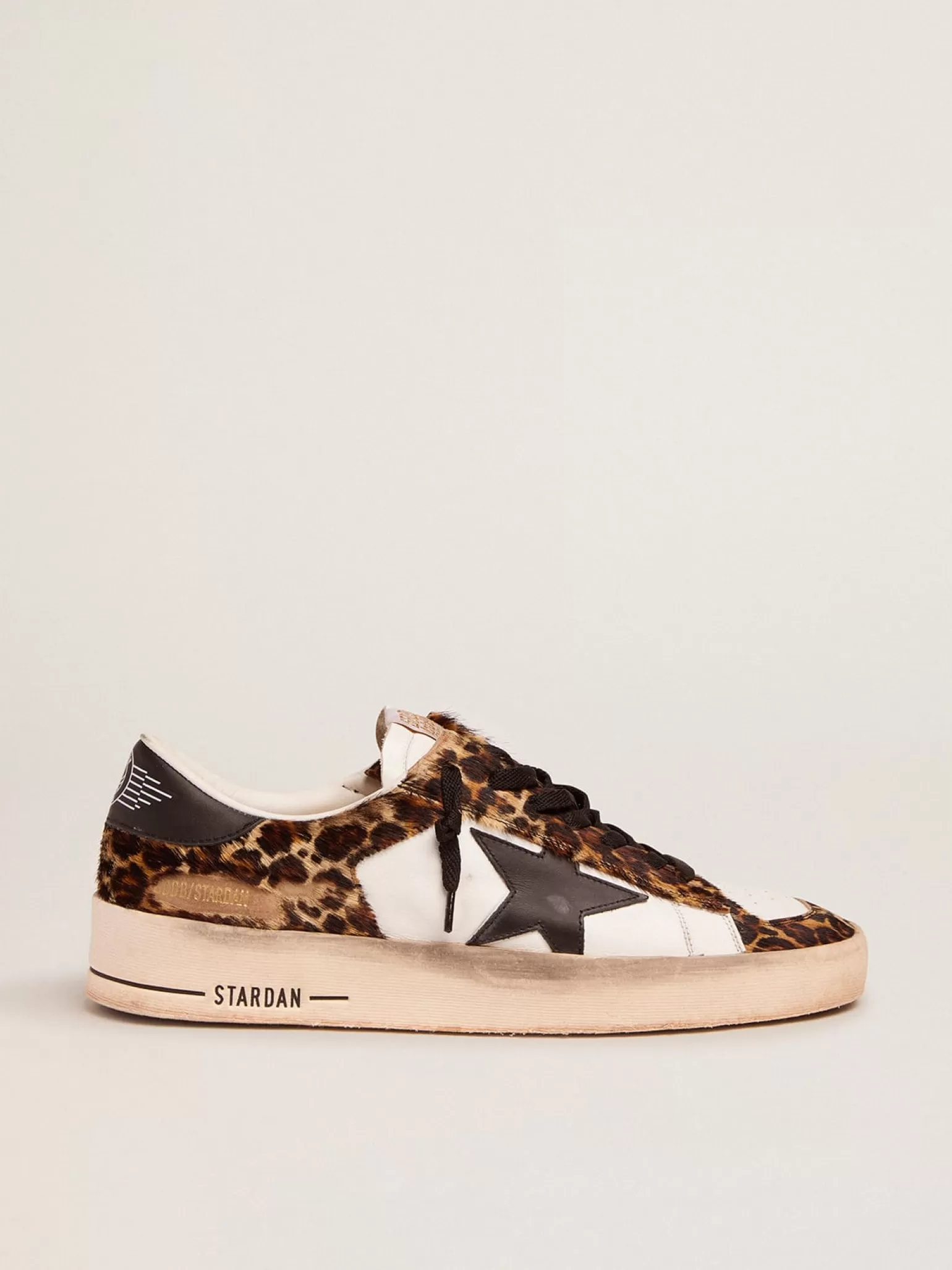 Outlet Tênis Stardan de couro cavalinho com estampa de leopardo e estrela preta MULHER Stardan