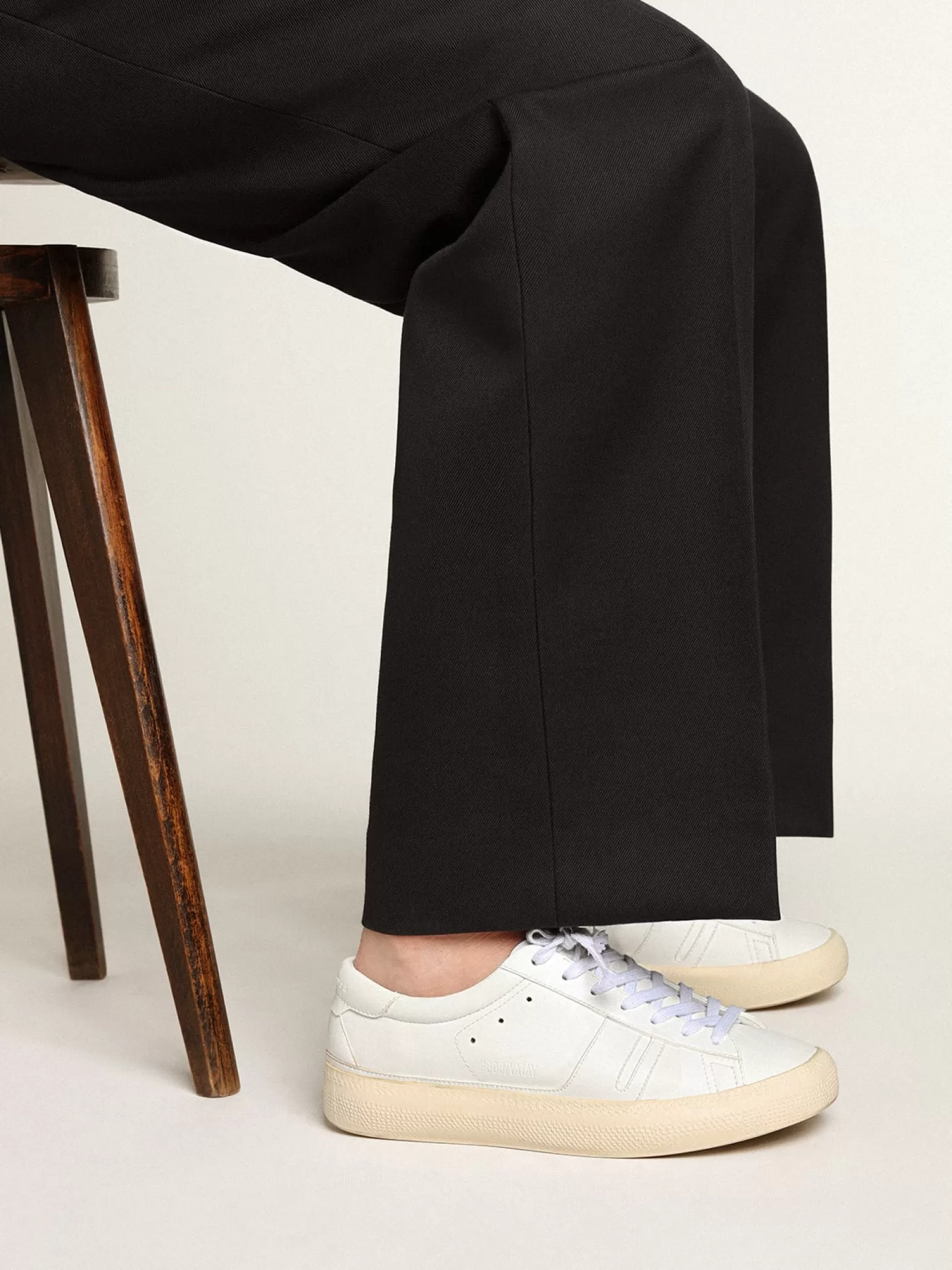 Clearance Tênis Yatay Model 1B sustentável com cabedal branco realizado em material biobaseado e Y branco MULHER Sustentável | Sustentável