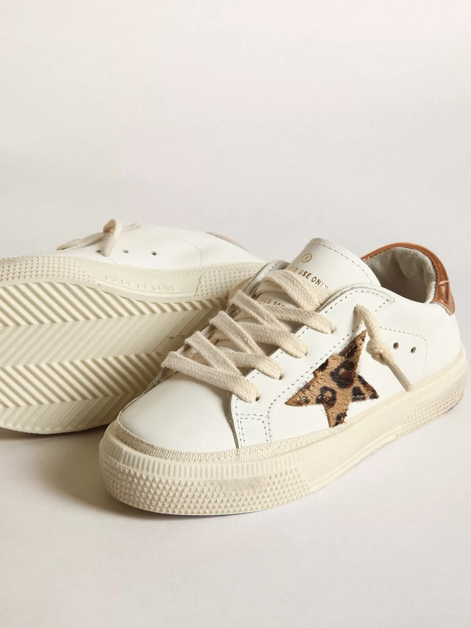 Shop Young May com estrela de cavalinho leopardo e talão cor de cobre Meninas (4-10 anos)