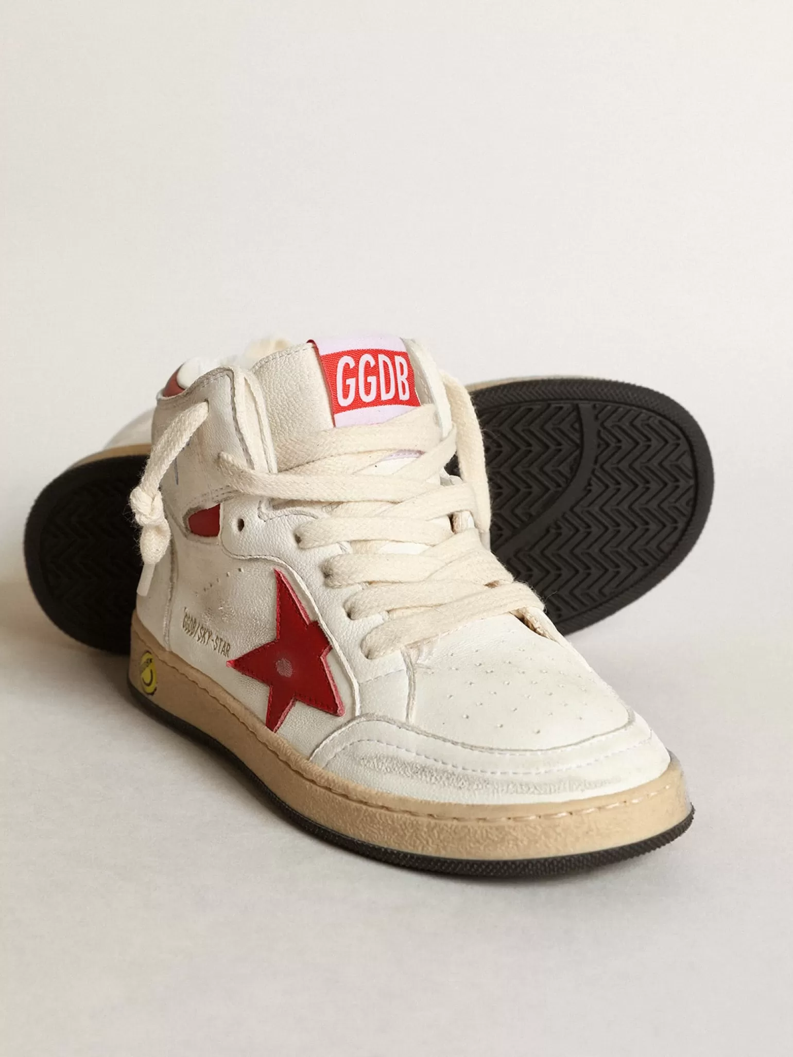 Outlet Young Sky-Star de napa branca com estrela e talão vermelhos Meninas (4-10 anos) | Meninos (4-10 anos)